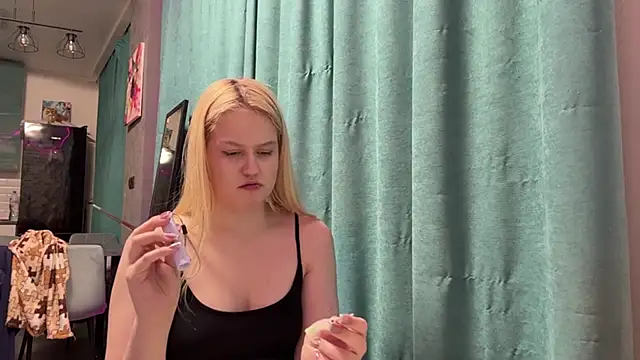 Laura Walterss online show from March 5, 3:41 pm