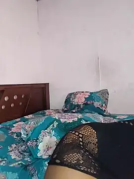 KendallJanner online show from April 1, 2:03 pm