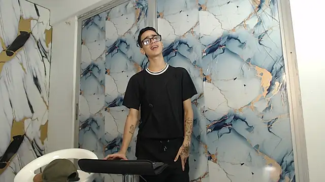 SKYN MAN online show from April 19, 7:30 am