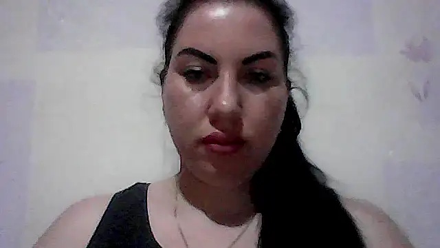 MolliWalton online show from March 4, 7:20 pm