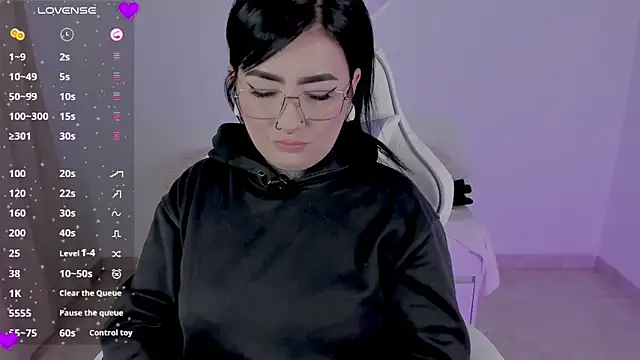 heeyy kitty online show from April 14, 4:40 pm