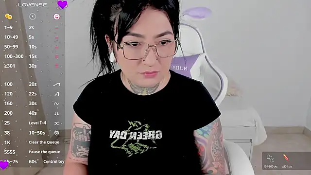 heeyy kitty online show from April 5, 2:49 pm