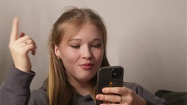 AlinaVillaescusa online show from March 5, 11:50 am