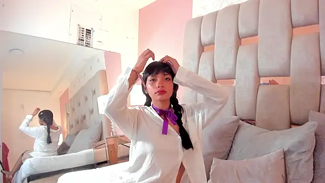 melina voss online show from March 4, 11:55 pm