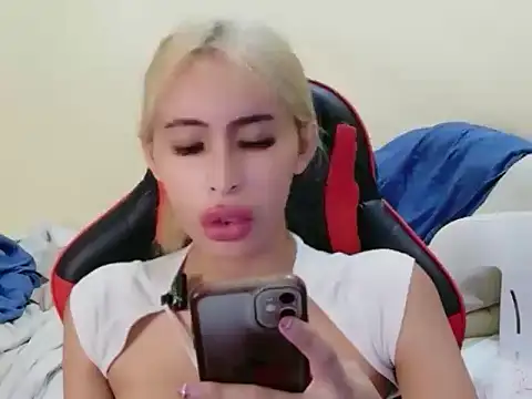 celest yummy online show from June 13, 6:49 pm