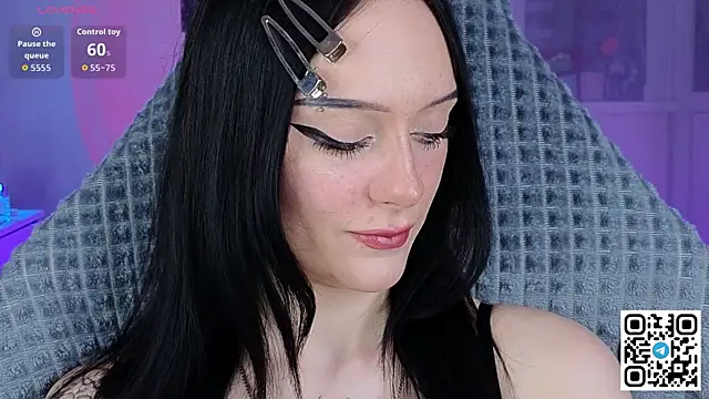 lunaramyy online show from April 11, 4:54 pm