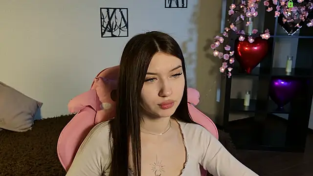 Sugar Kitten12 online show from March 18, 1:43 am