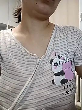 Emi hot1 online show from March 12, 4:09 pm