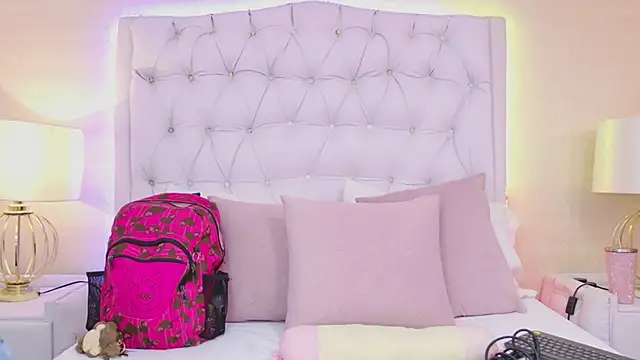 MeganRoseh online show from April 4, 8:07 pm