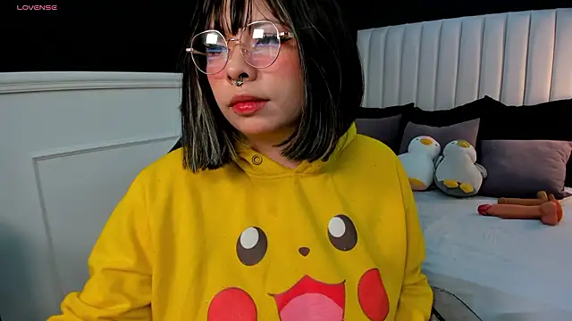 lil la skye online show from March 22, 2:01 pm