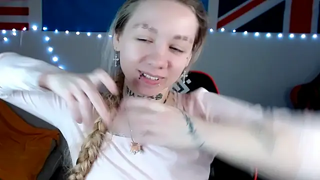 Nica Kawaii online show from March 19, 6:07 am