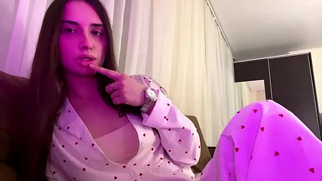 LunaTune online show from April 1, 8:17 pm