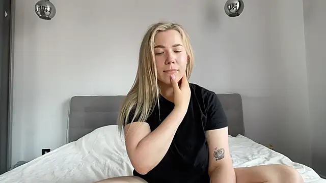 alyrasun online show from July 30, 9:32 am