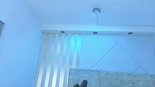 j belle  online show from April 19, 6:10 pm