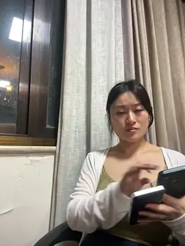 Yolanda9 online show from April 1, 1:41 pm