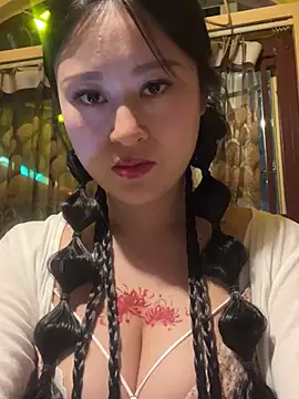 Yolanda9 online show from April 3, 1:53 pm