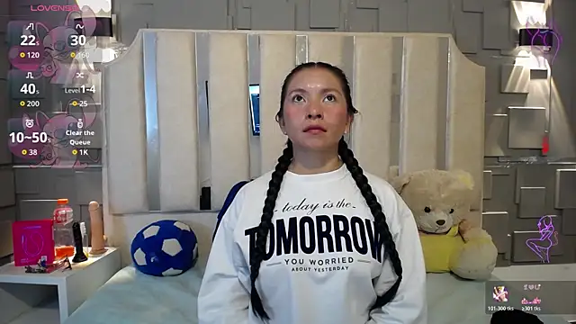 Chloe16  online show from April 10, 8:15 pm