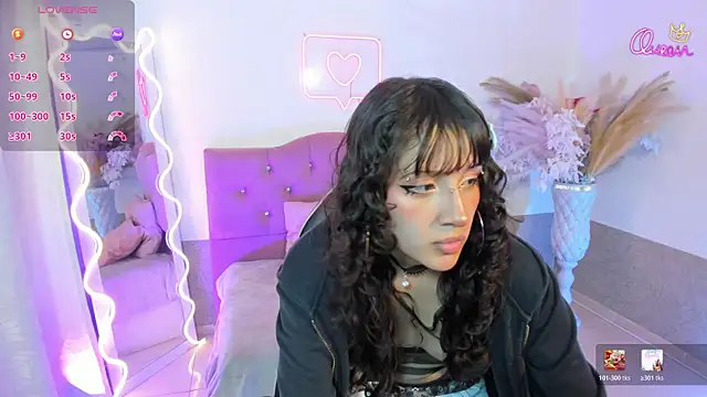 MILY TAY online show from April 10, 11:49 am