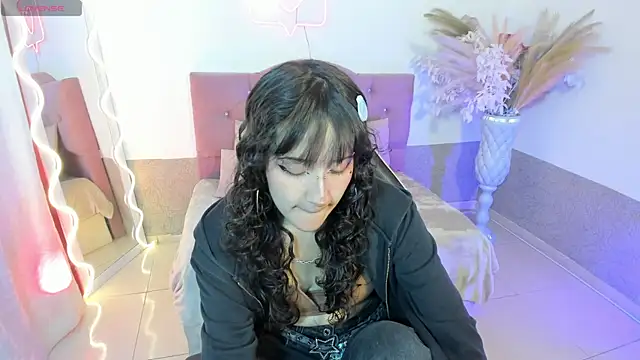 MILY TAY online show from April 14, 11:54 am