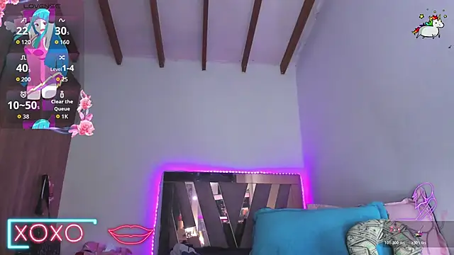 SkyeGabbyRose online show from April 3, 10:46 am