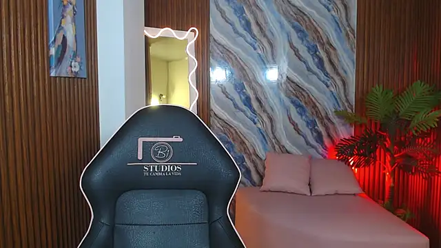 Maile Tay online show from April 13, 3:30 am