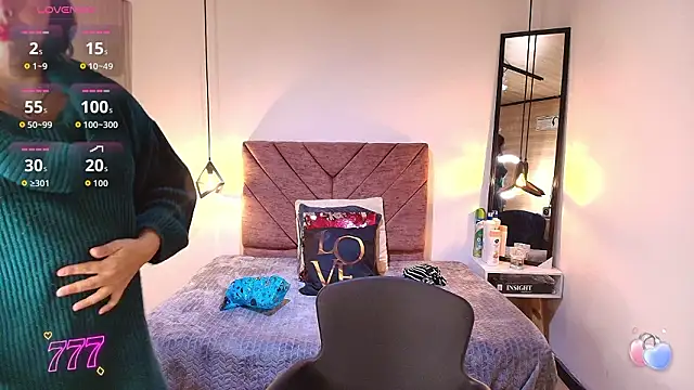 Amanda Fox   online show from March 16, 7:40 pm