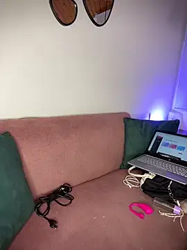 chanell pinkk online show from April 21, 1:29 pm