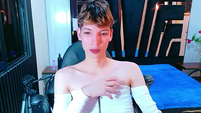 Stefany PiInk online show from April 10, 12:33 pm