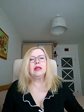 JanieLight53 online show from March 28, 3:22 pm