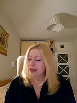 JanieLight53 online show from April 4, 8:40 pm