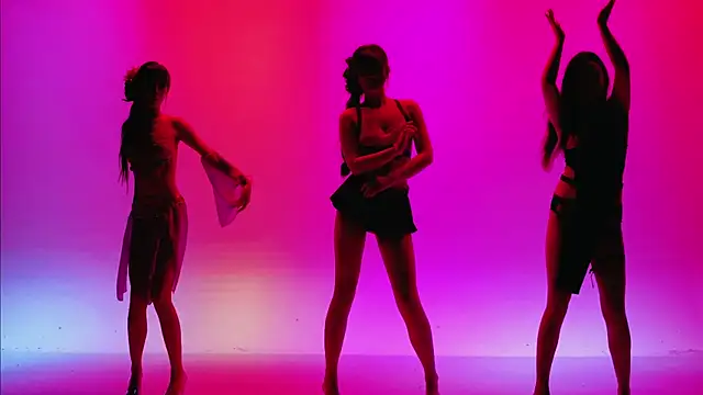 XG-002 online show from April 11, 10:08 am