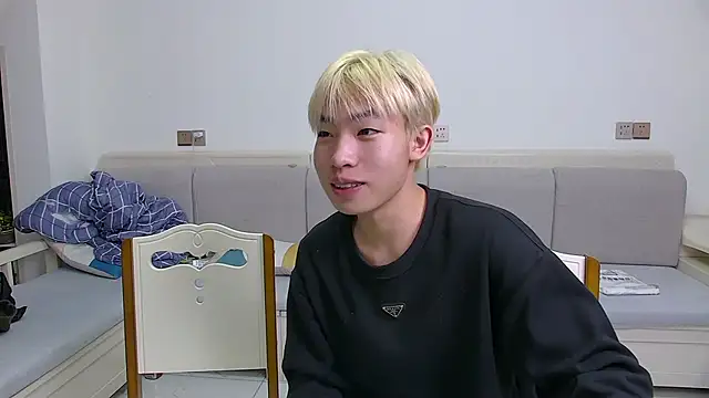 Chili-001 online show from April 2, 11:08 am