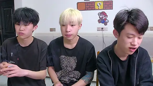 Chili-001 online show from April 6, 10:27 am