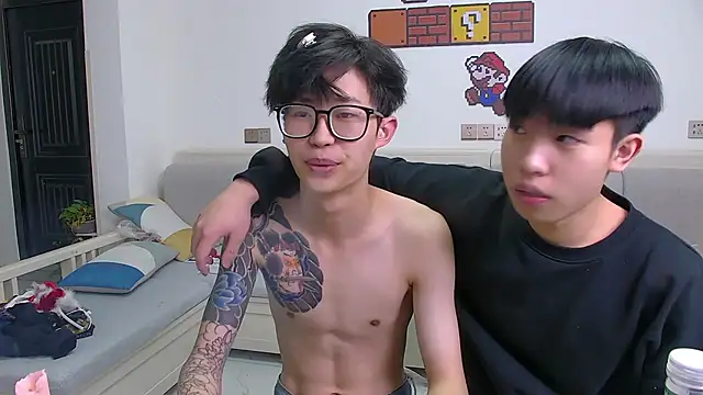 Chili-001 online show from April 9, 1:27 pm