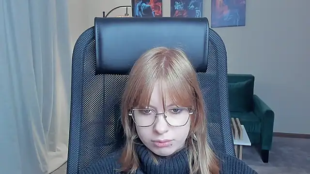 NiaHodge online show from March 10, 1:37 pm