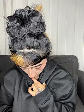 baby akuma online show from June 2, 3:29 am
