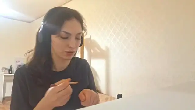 CindyLight online show from March 31, 3:45 pm