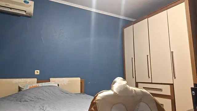 CindyLight online show from April 3, 4:49 pm