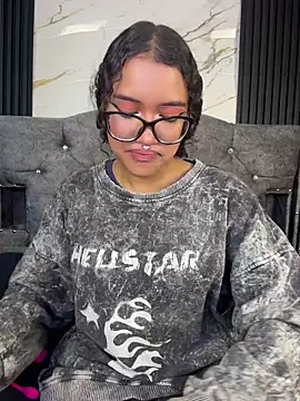 Bunny fire online show from April 11, 7:06 pm