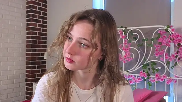 RubieHeiser online show from April 10, 9:26 am