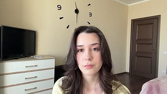 AdeleVelvet online show from April 10, 8:31 am