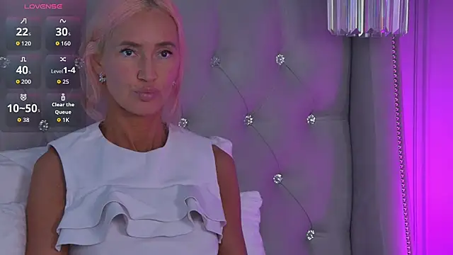 MonicaRice online show from April 7, 7:32 am