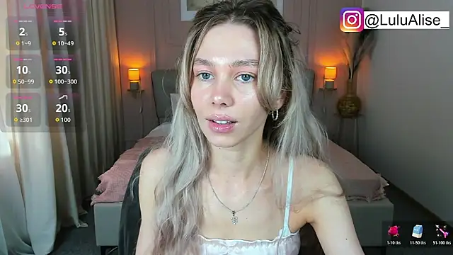 LuluAlis online show from April 7, 1:57 pm