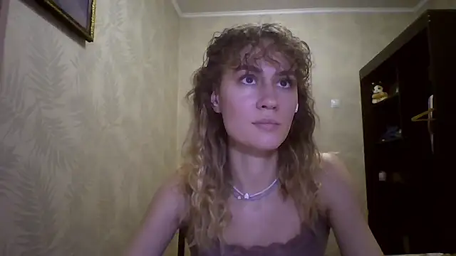 ElenoreHolguin online show from March 14, 6:20 pm