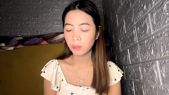 EunaBarretto online show from March 18, 5:45 am