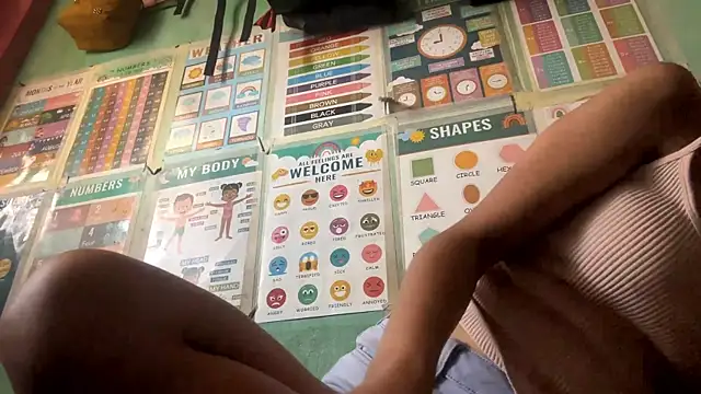 EunaBarretto online show from April 7, 4:47 am