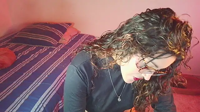 Scarlet tt online show from April 13, 5:47 pm