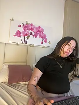 AmberVegaa online show from March 31, 6:30 pm