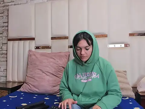 Alaia Blosson online show from March 24, 12:54 pm