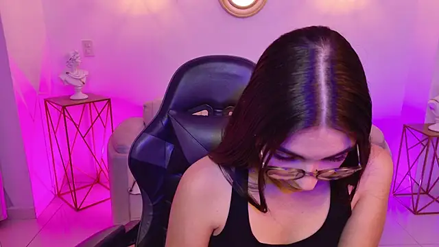 Gia Capri online show from April 16, 5:41 am